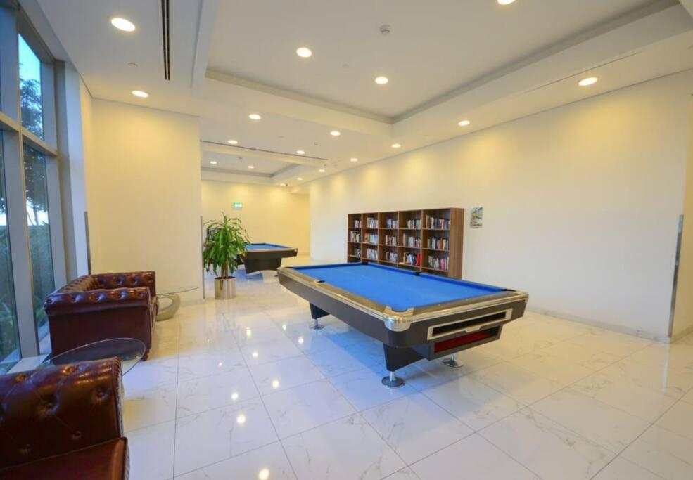 Cozy 1Br In Iconic Tower Apartment Абу Даби Екстериор снимка