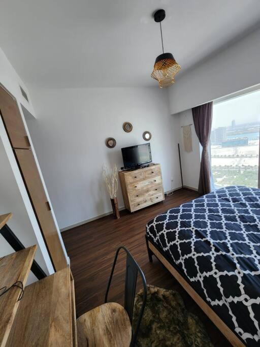 Cozy 1Br In Iconic Tower Apartment Абу Даби Екстериор снимка